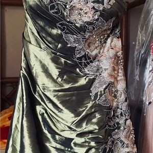 Mac Duggal green and cream Asymmetrical Embellished Prom Gown